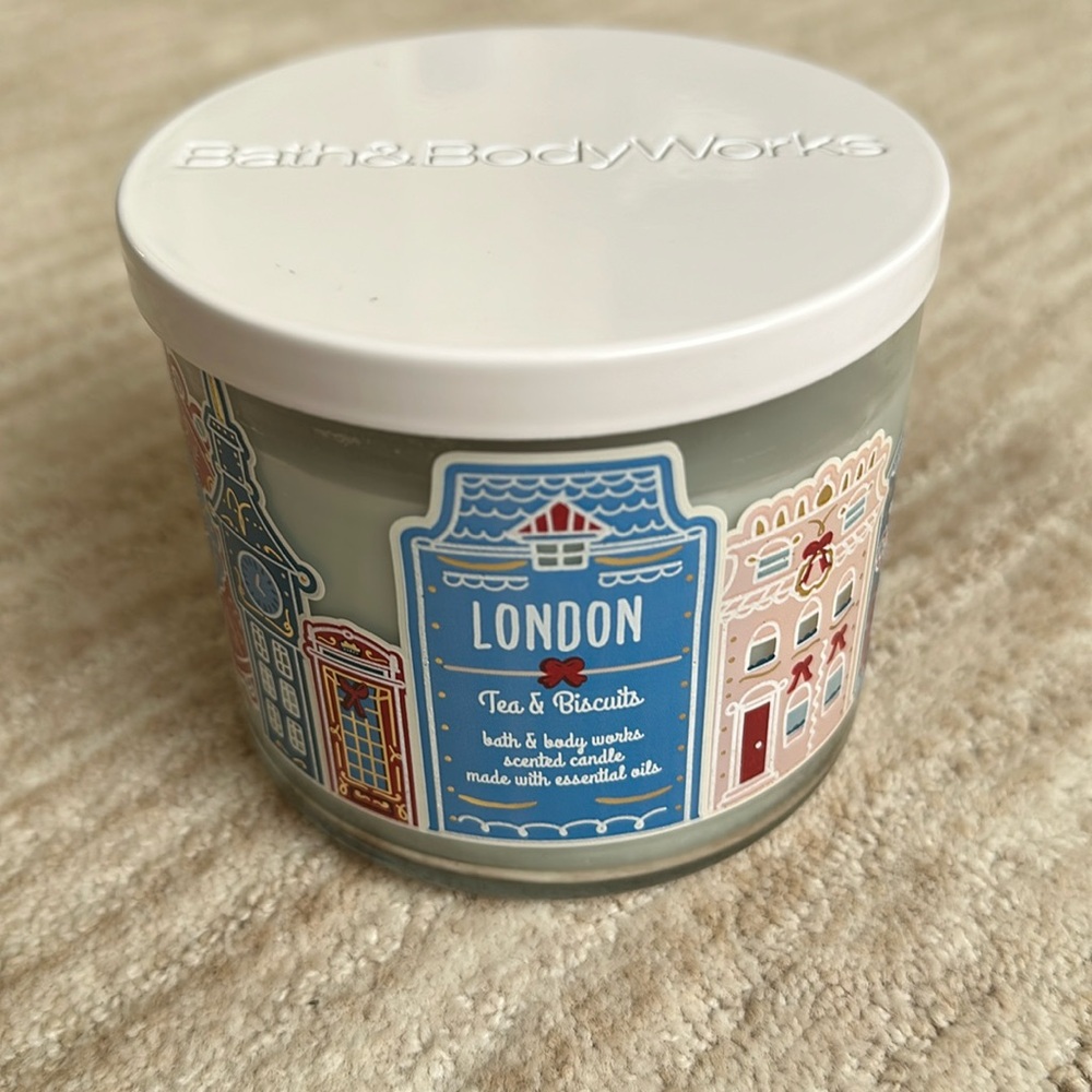 Bath And Body Works 3-wick Candle London Tea & Biscuits 14.5 Oz HTF Scent - Picture 7 of 16